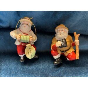 The Danbury Mint Christmas Decorations 2 Santa in ITALY figurines 3/4"